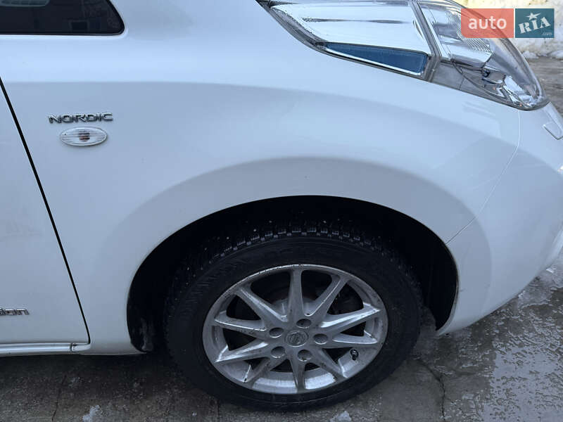 Хэтчбек Nissan Leaf 2017 в Умани