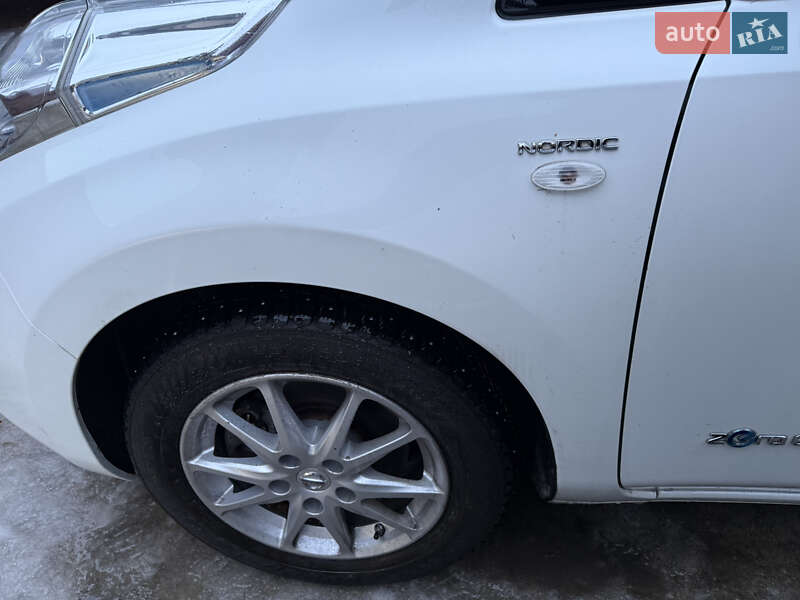 Хэтчбек Nissan Leaf 2017 в Умани