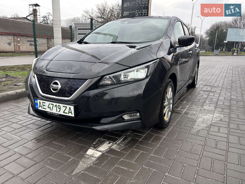 Хэтчбек Nissan Leaf 2018 в Каменском