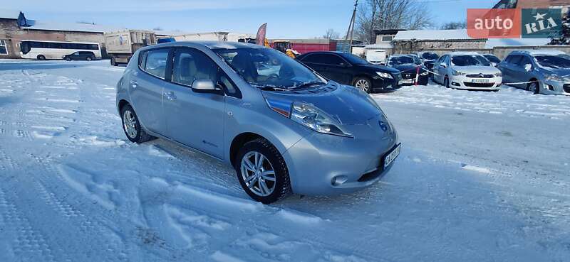 Хэтчбек Nissan Leaf 2011 в Шполе