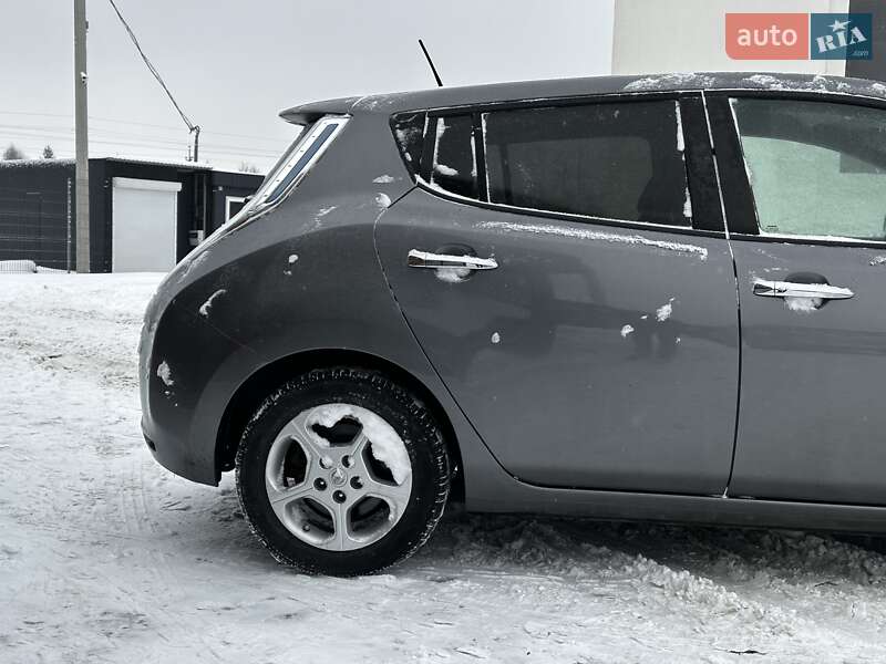 Хэтчбек Nissan Leaf 2016 в Львове