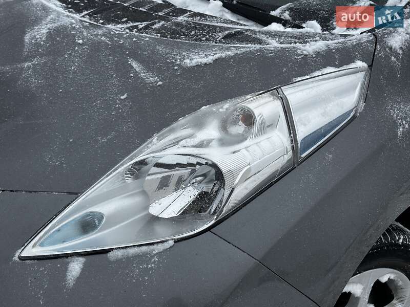 Хэтчбек Nissan Leaf 2016 в Львове