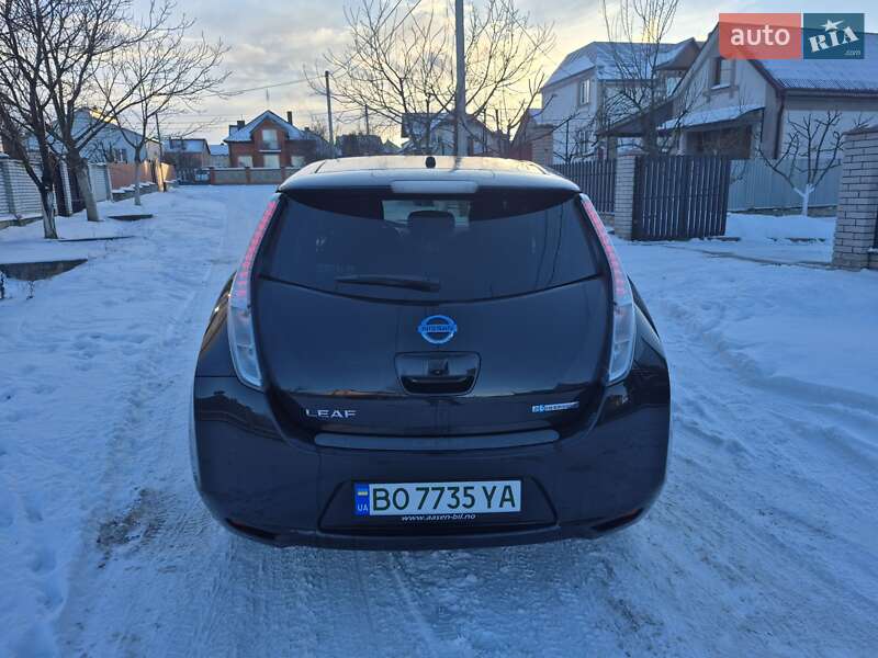 Хэтчбек Nissan Leaf 2015 в Тернополе