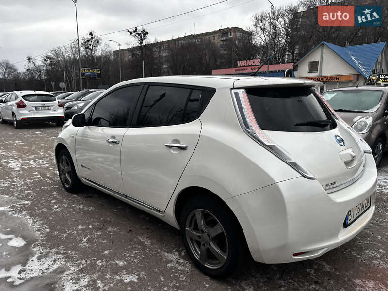 Хэтчбек Nissan Leaf 2013 в Полтаве