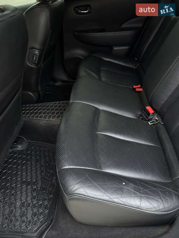 Хэтчбек Nissan Leaf 2014 в Николаеве