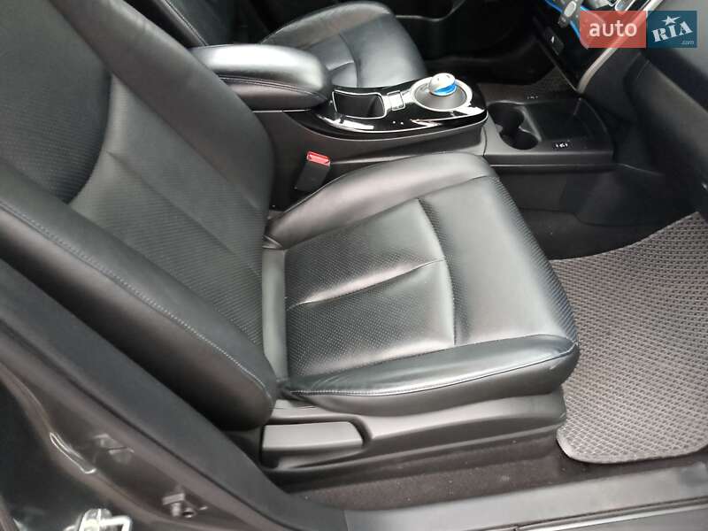 Хетчбек Nissan Leaf 2015 в Одесі