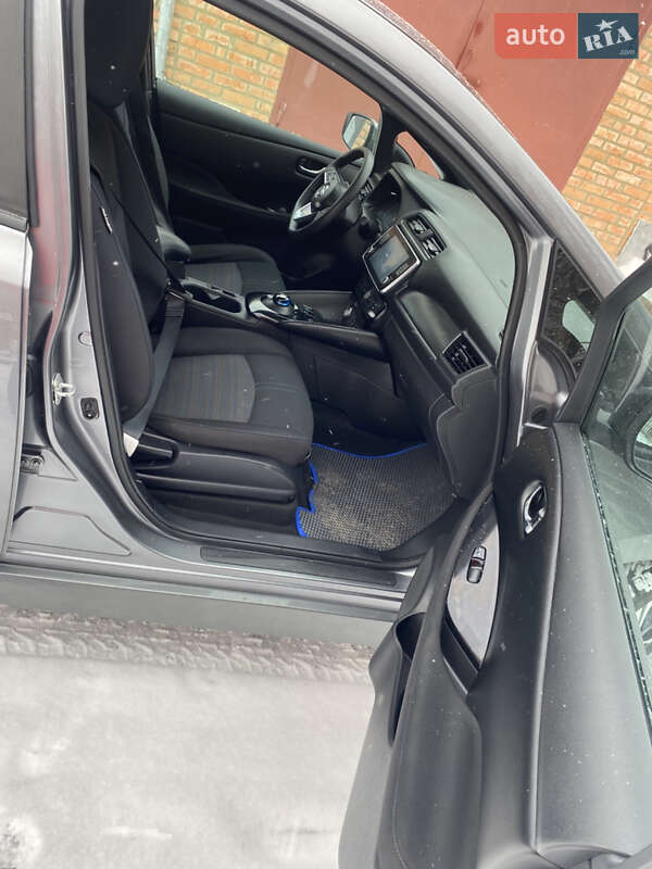 Хэтчбек Nissan Leaf 2021 в Немирове