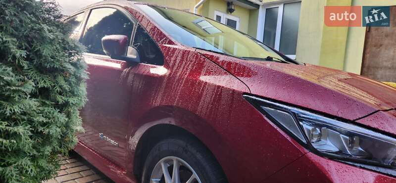 Хэтчбек Nissan Leaf 2018 в Ровно