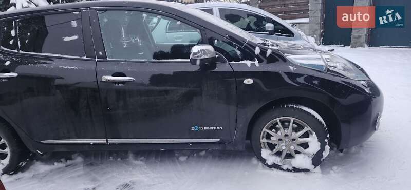 Хэтчбек Nissan Leaf 2014 в Ровно