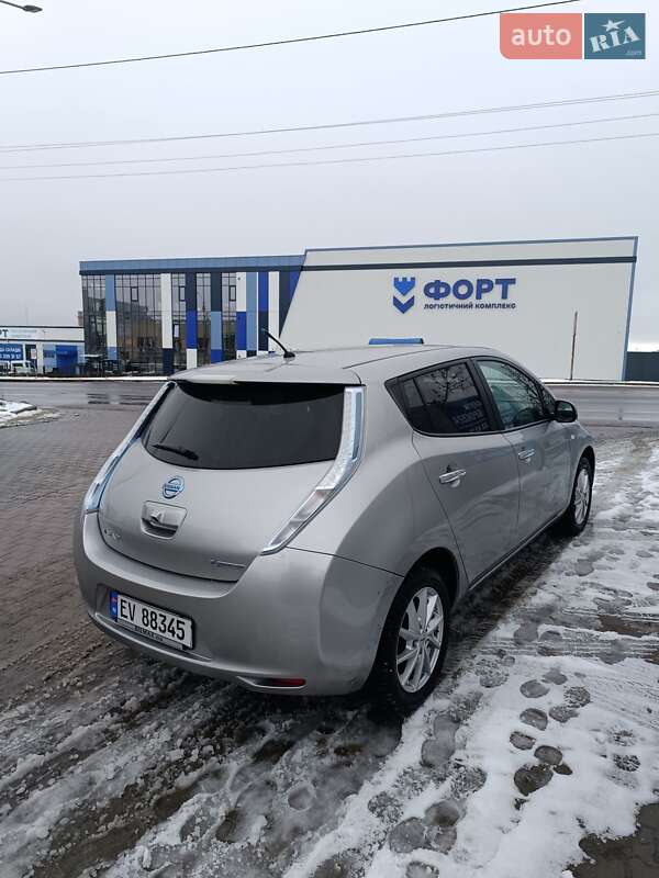 Хэтчбек Nissan Leaf 2014 в Ровно