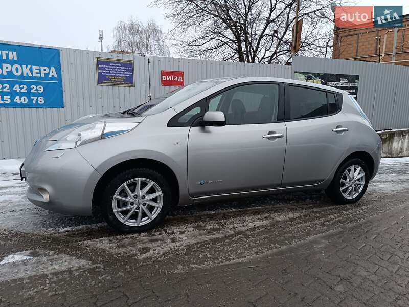 Хэтчбек Nissan Leaf 2014 в Ровно