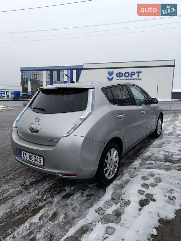 Хэтчбек Nissan Leaf 2014 в Ровно