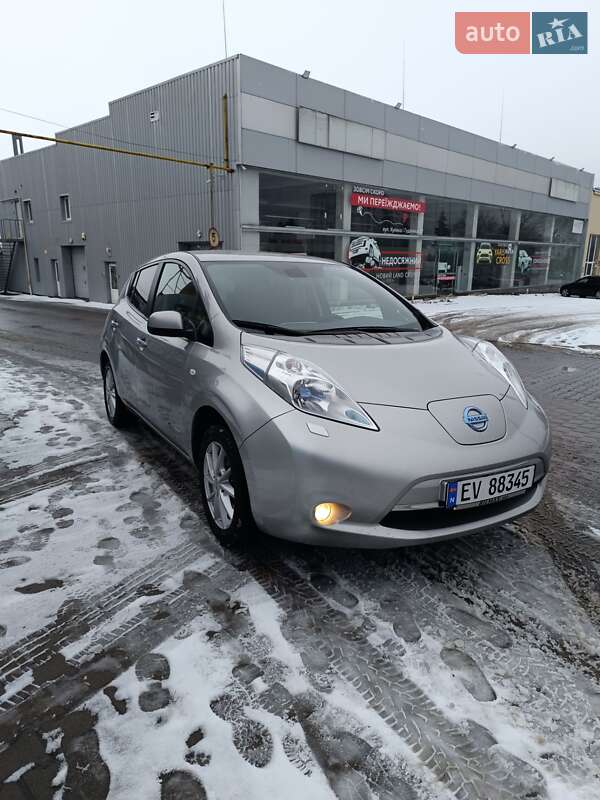 Хэтчбек Nissan Leaf 2014 в Ровно