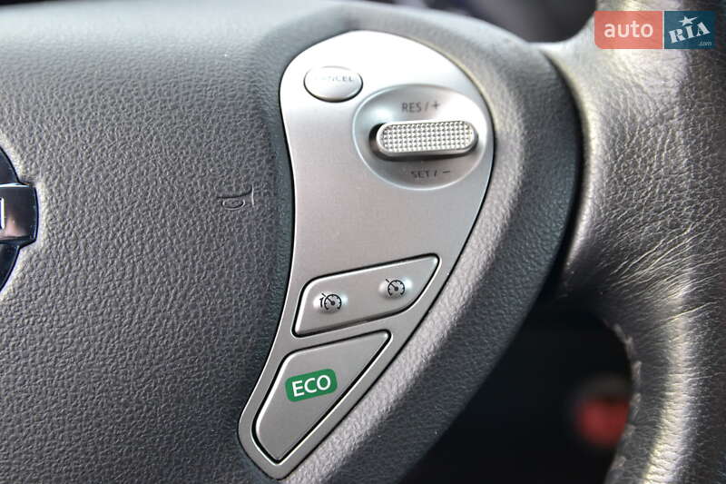 Хэтчбек Nissan Leaf 2016 в Луцке