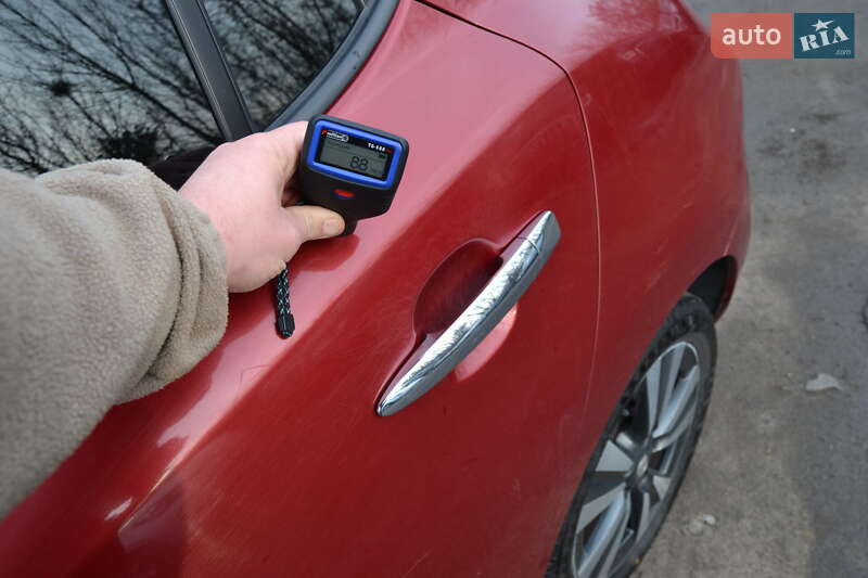 Хэтчбек Nissan Leaf 2016 в Луцке