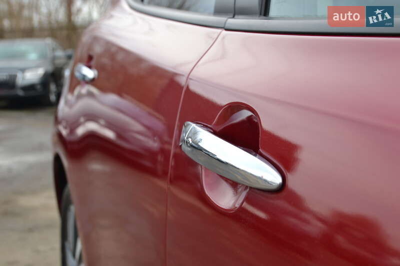 Хэтчбек Nissan Leaf 2016 в Луцке