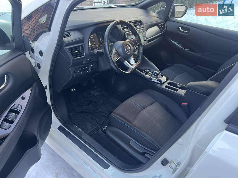 Хэтчбек Nissan Leaf 2018 в Черновцах