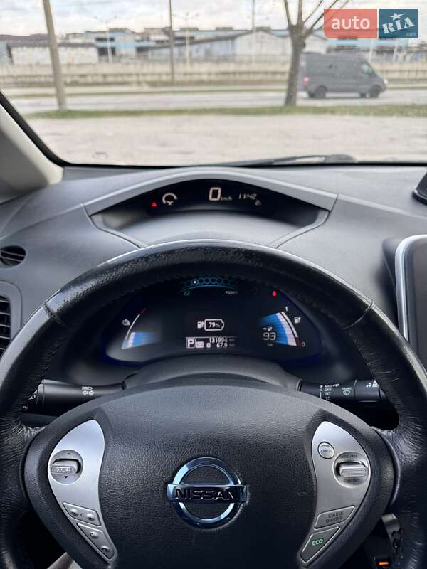 Хэтчбек Nissan Leaf 2014 в Запорожье