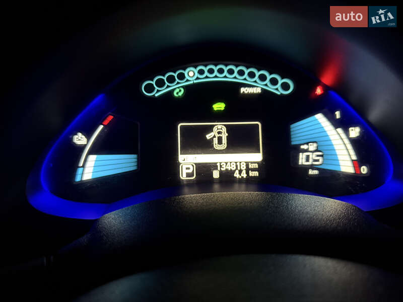 Хэтчбек Nissan Leaf 2016 в Умани