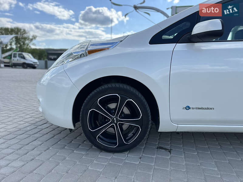 Хэтчбек Nissan Leaf 2013 в Бережанах