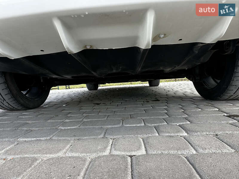 Хэтчбек Nissan Leaf 2013 в Бережанах