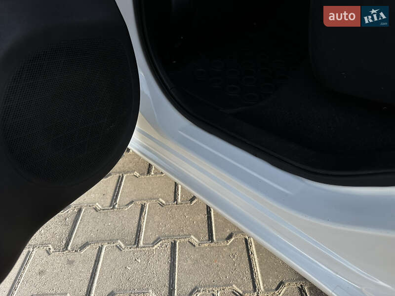 Хэтчбек Nissan Leaf 2013 в Бережанах