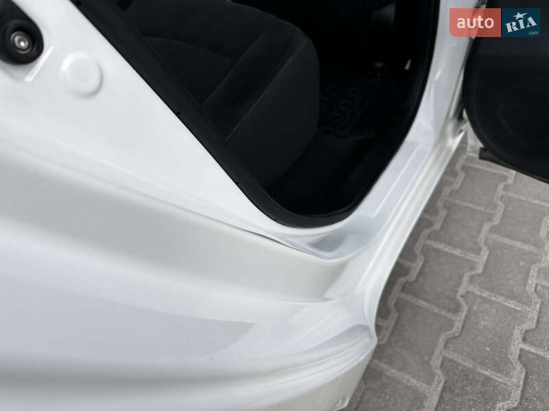 Хэтчбек Nissan Leaf 2013 в Бережанах