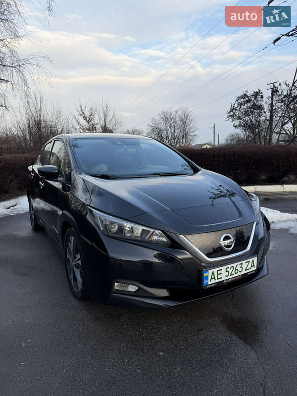 Хэтчбек Nissan Leaf 2018 в Каменском