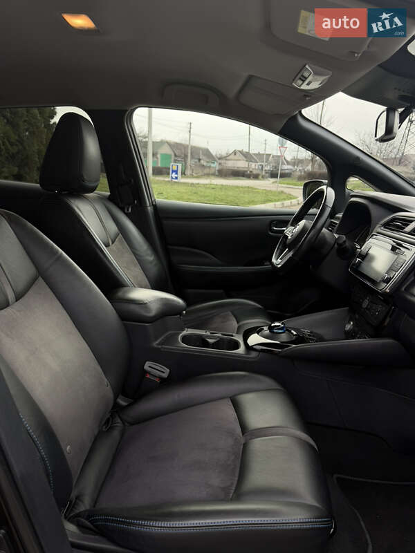 Хэтчбек Nissan Leaf 2018 в Каменском