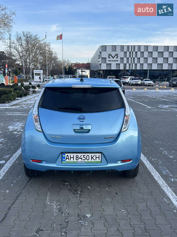 Хэтчбек Nissan Leaf 2015 в Одессе