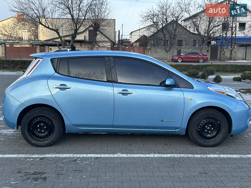 Хэтчбек Nissan Leaf 2015 в Одессе