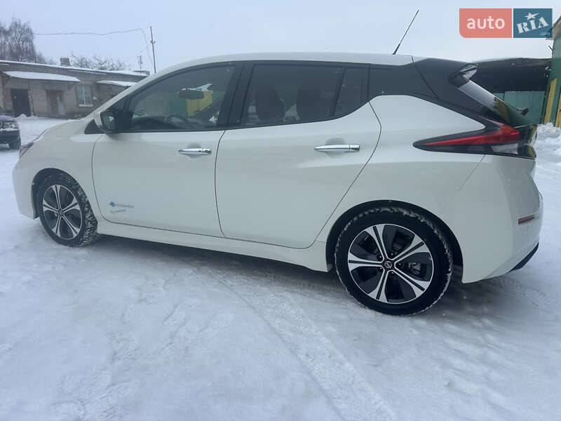 Хэтчбек Nissan Leaf 2018 в Владимире