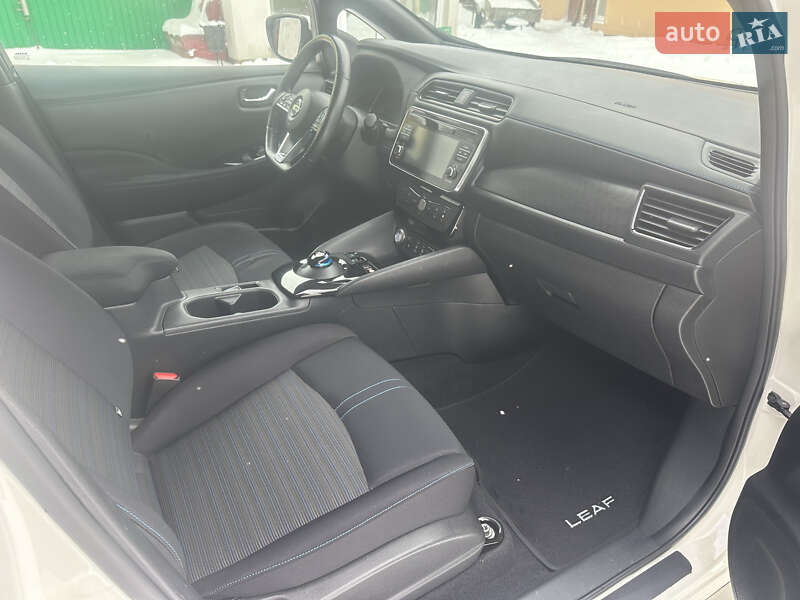 Хэтчбек Nissan Leaf 2018 в Владимире