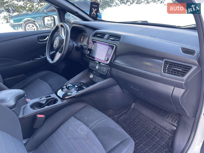 Хэтчбек Nissan Leaf 2020 в Тернополе фото 10 Хэтчбек Nissan Leaf 2020 в Тернополе
