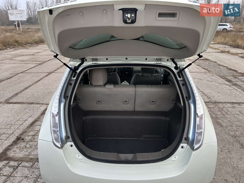 Хэтчбек Nissan Leaf 2012 в Белгороде-Днестровском