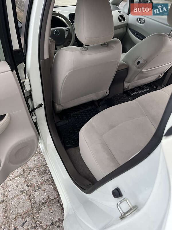 Хэтчбек Nissan Leaf 2012 в Белгороде-Днестровском
