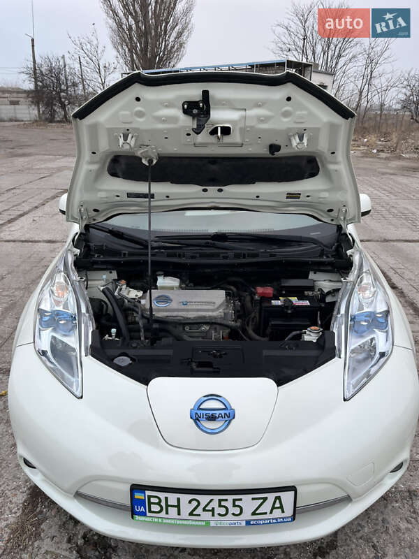 Хэтчбек Nissan Leaf 2012 в Белгороде-Днестровском