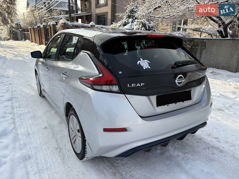 Хэтчбек Nissan Leaf 2018 в Киеве