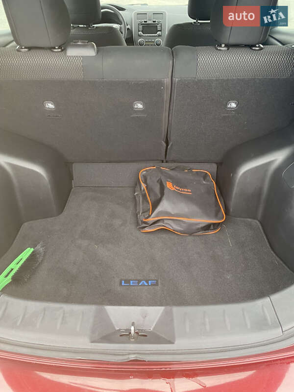 Хэтчбек Nissan Leaf 2017 в Днепре
