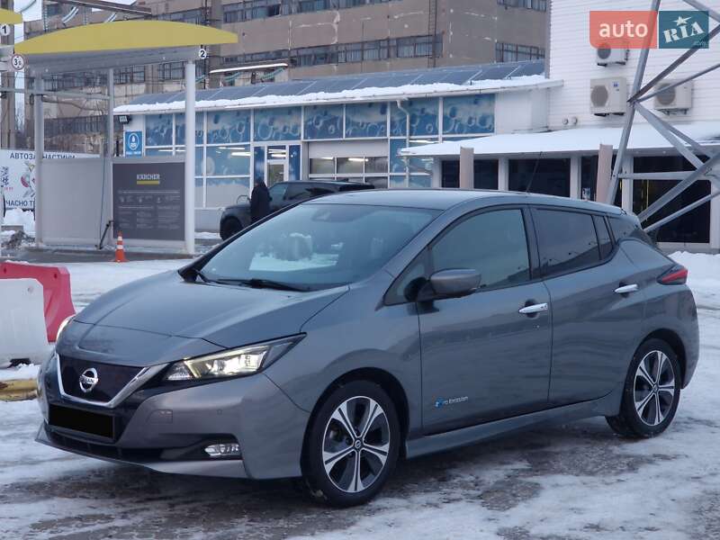 Хэтчбек Nissan Leaf 2019 в Черновцах