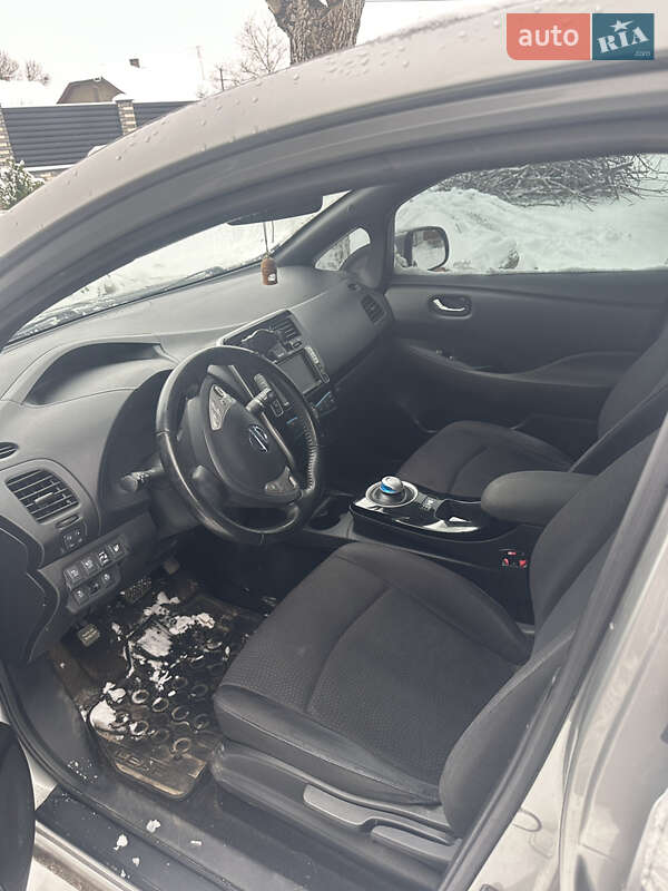 Хэтчбек Nissan Leaf 2016 в Стрые