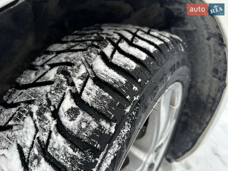 Хэтчбек Nissan Leaf 2013 в Бережанах