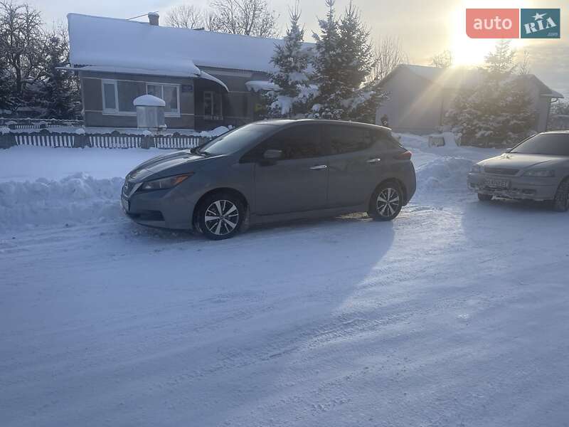 Хэтчбек Nissan Leaf 2021 в Тернополе