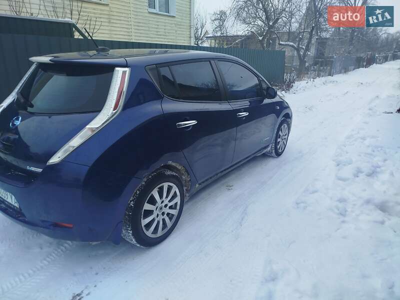 Хэтчбек Nissan Leaf 2017 в Киеве