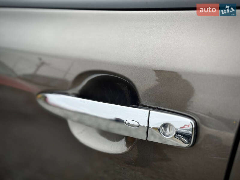 Хэтчбек Nissan Leaf 2016 в Стрые