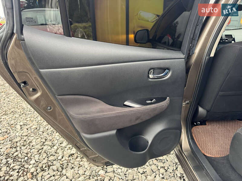 Хэтчбек Nissan Leaf 2016 в Стрые