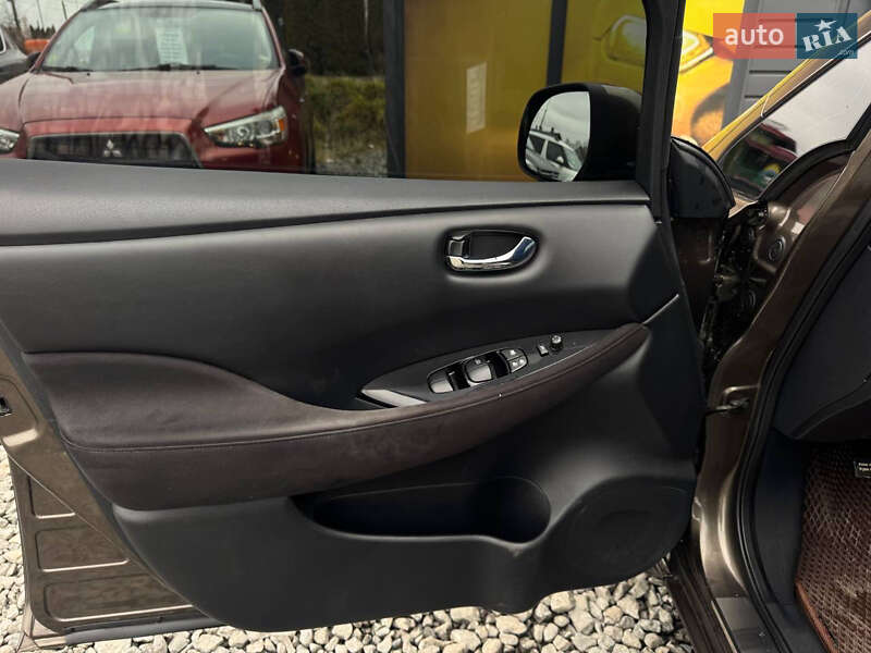 Хэтчбек Nissan Leaf 2016 в Стрые