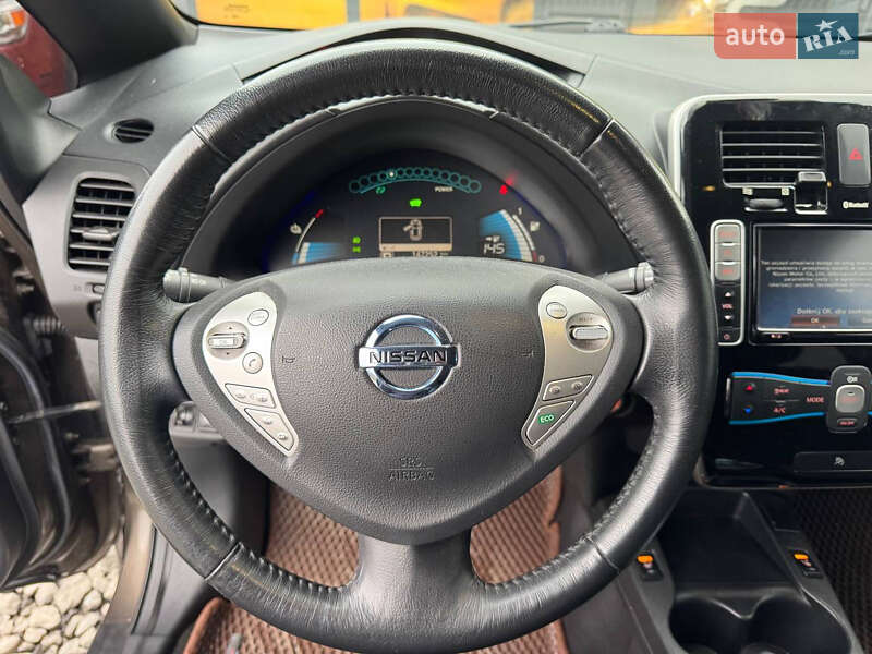 Хэтчбек Nissan Leaf 2016 в Стрые