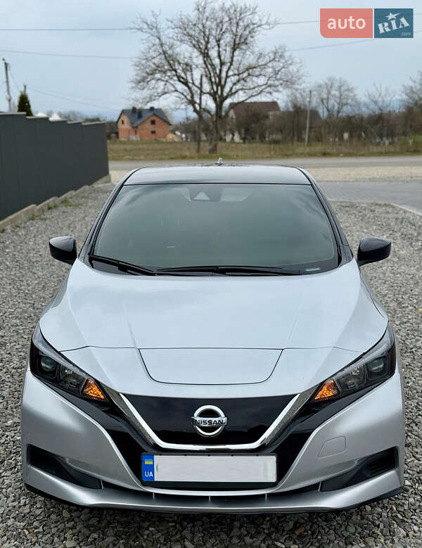 Хэтчбек Nissan Leaf 2022 в Черновцах
