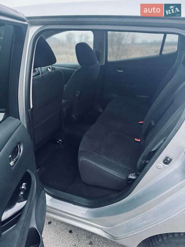 Хэтчбек Nissan Leaf 2014 в Владимире